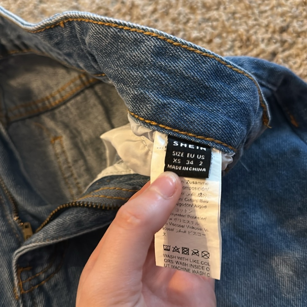 SHEIN Blue Relaxed Distressed Jeans - Picture 3 of 3